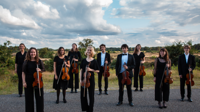 Tweede violisten JON Zomertournee 2021 / foto Veerle Bastiaanssen